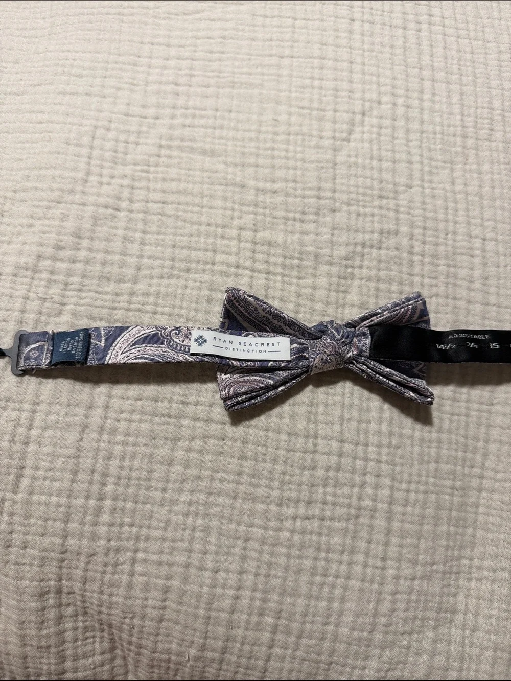 Ryan Seacrest Distinction Paisley Bow Tie in Navy Blue and Light Pink